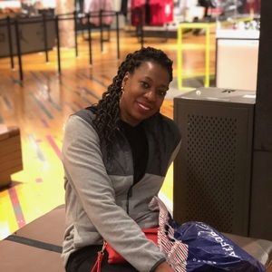 Meet your Posher, Crystal